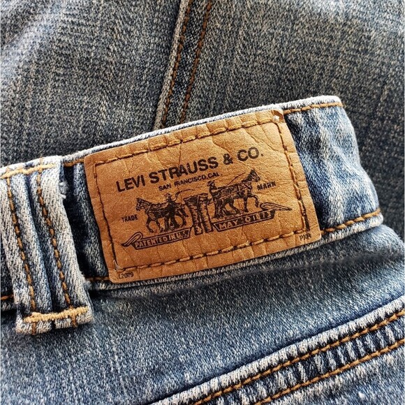 Levi's Denim Raw Hem Button Front Mini Skirt - Picture 4 of 6